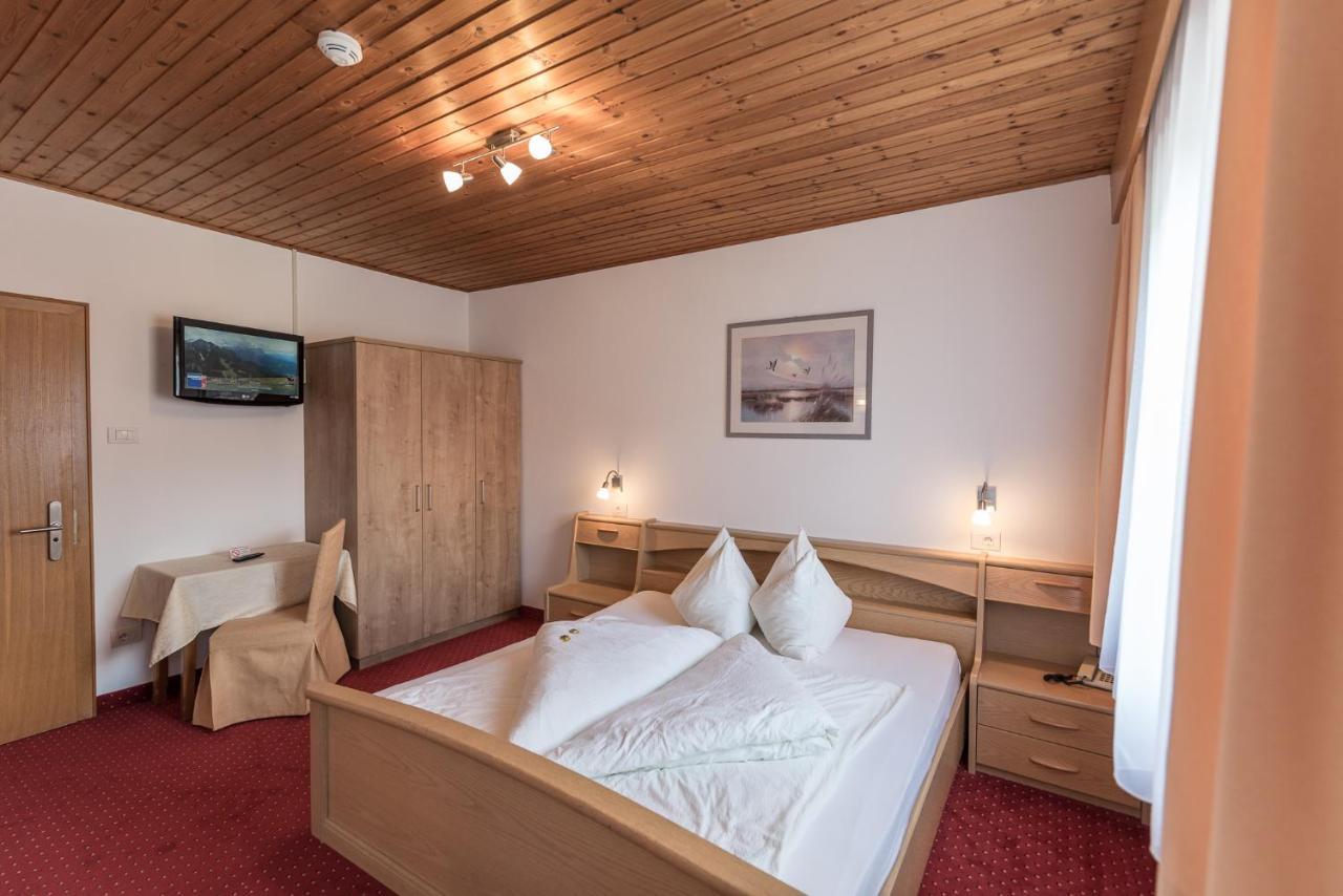 Hotel B&B Feldmessner Brunico Eksteriør billede