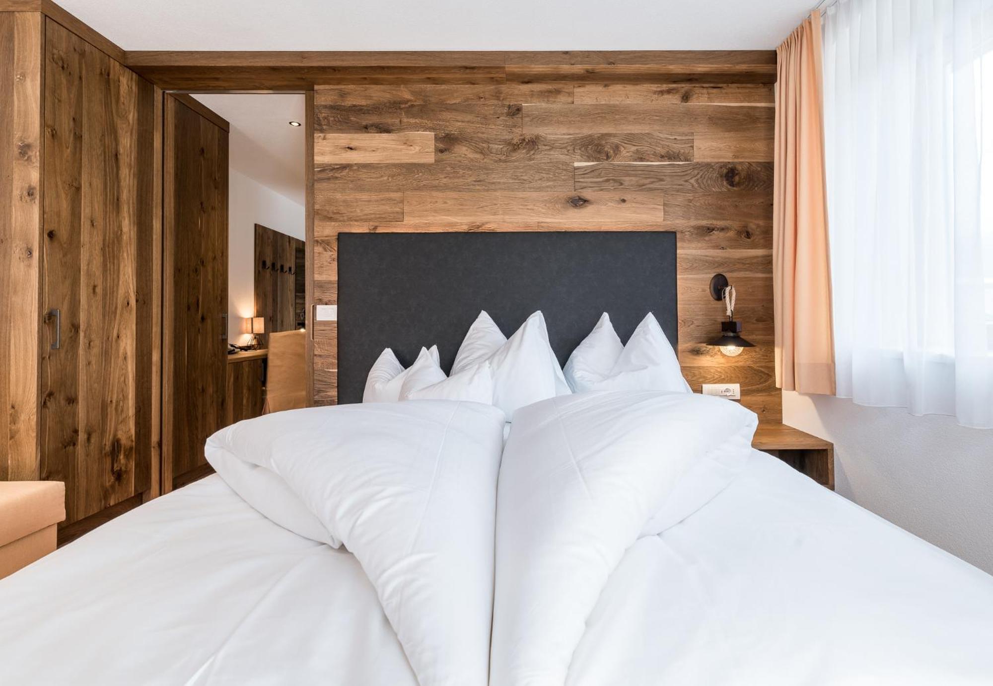 Hotel B&B Feldmessner Brunico Eksteriør billede
